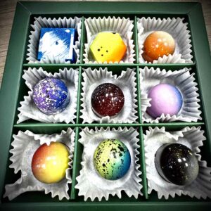 Кутия 9 бонбона